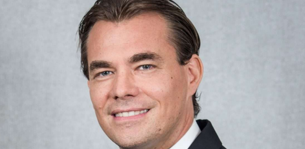 Maximizing Your Year-End Bonus: Expert Tips from Guillaume Passebecq